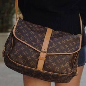 💎✨BEAUTIFUL✨💎Authentic Louis Vuitton Monogram Saumur 35 Crossbody